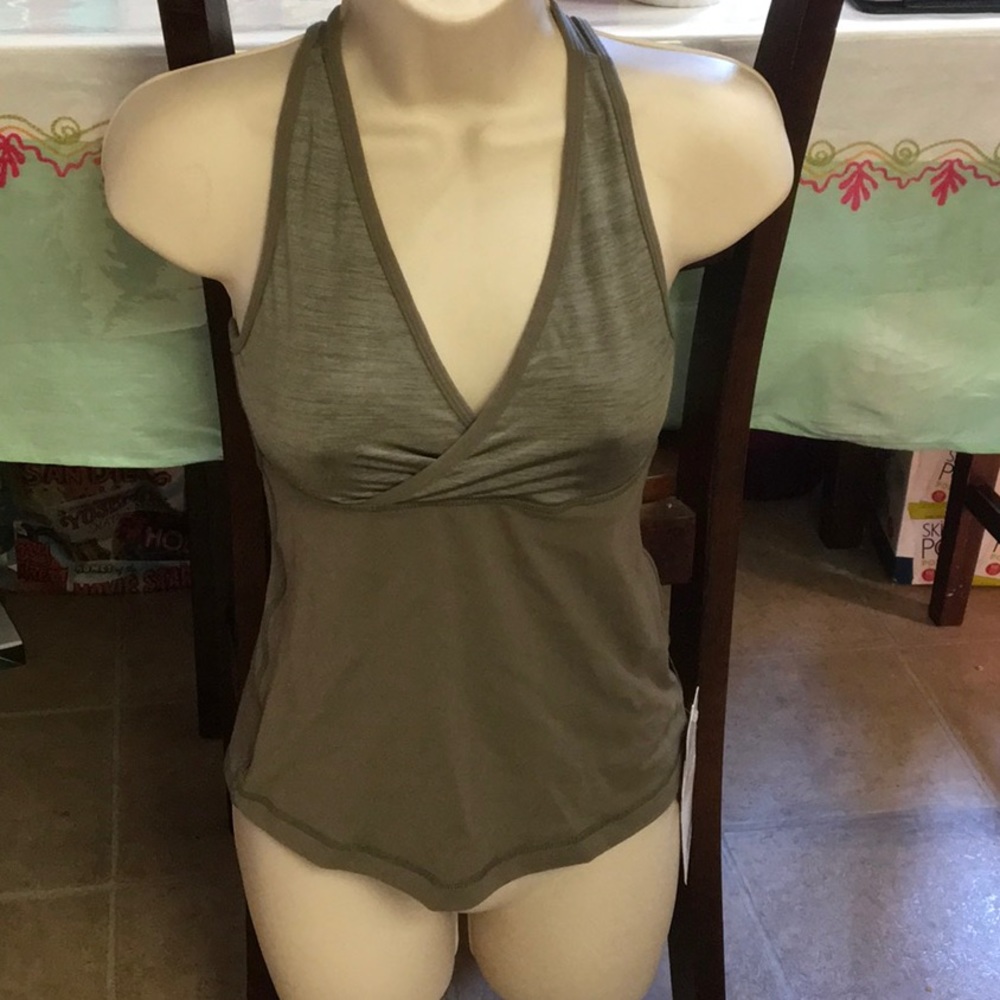 NWT Lululemon sports top
